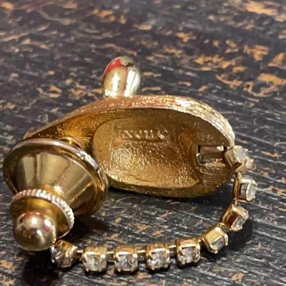 Avon gold tone mouse pin with rhinestone tail and eyes 1.75” - Picture 4 of 8